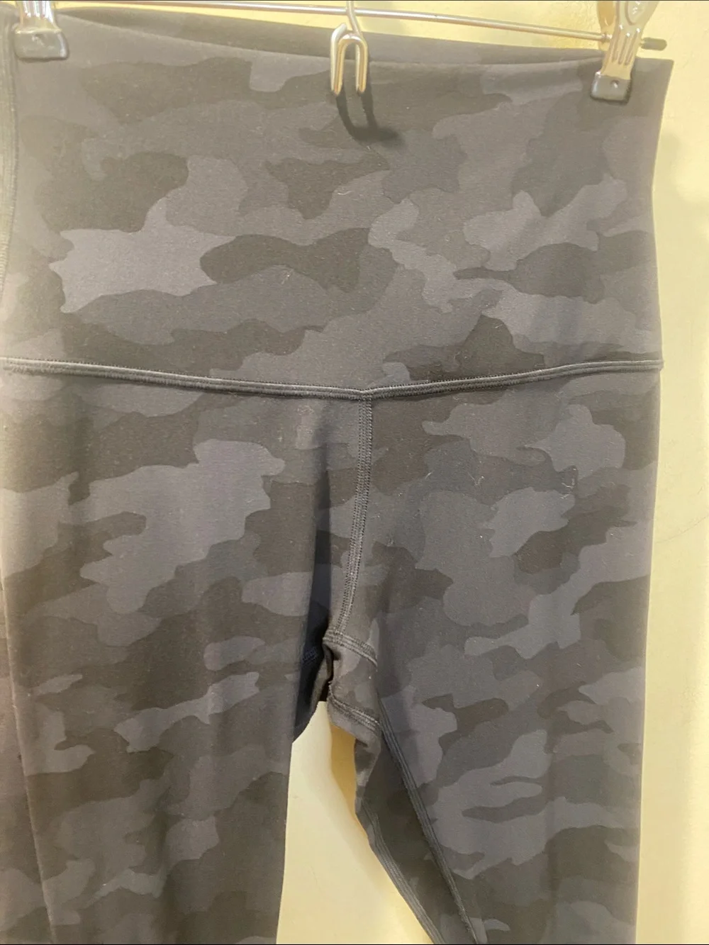 lululemon athletica  Camo High-Rise Leggings Sz 6